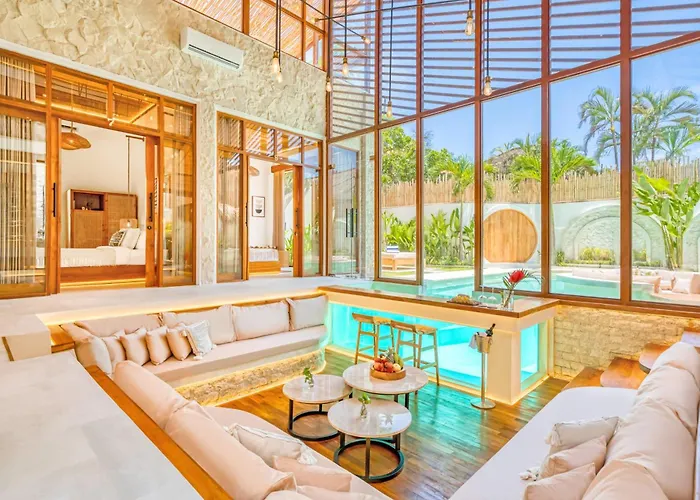 Orlando - Brand New 9br Jacuzzi Cinema Villa Seminyak