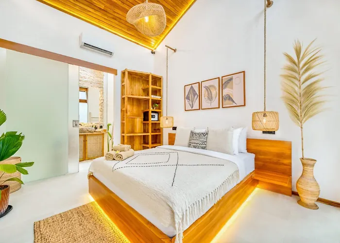 Villa Orlando - Brand New 9br Jacuzzi Cinema Seminyak (Bali)