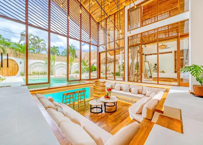 Villa Orlando - Brand New 9br Jacuzzi Cinema Seminyak (Bali)