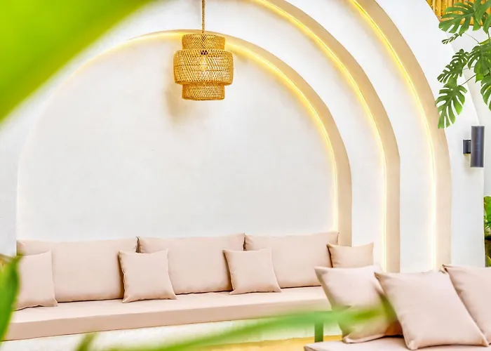 Orlando - Brand New 9br Jacuzzi Cinema Villa Seminyak (Bali)